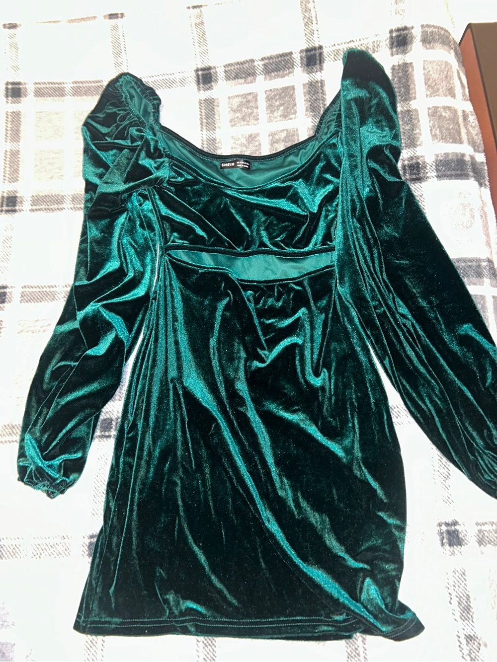 SHEIN Emerald Green Velvet Long-Sleeve Mini Dress